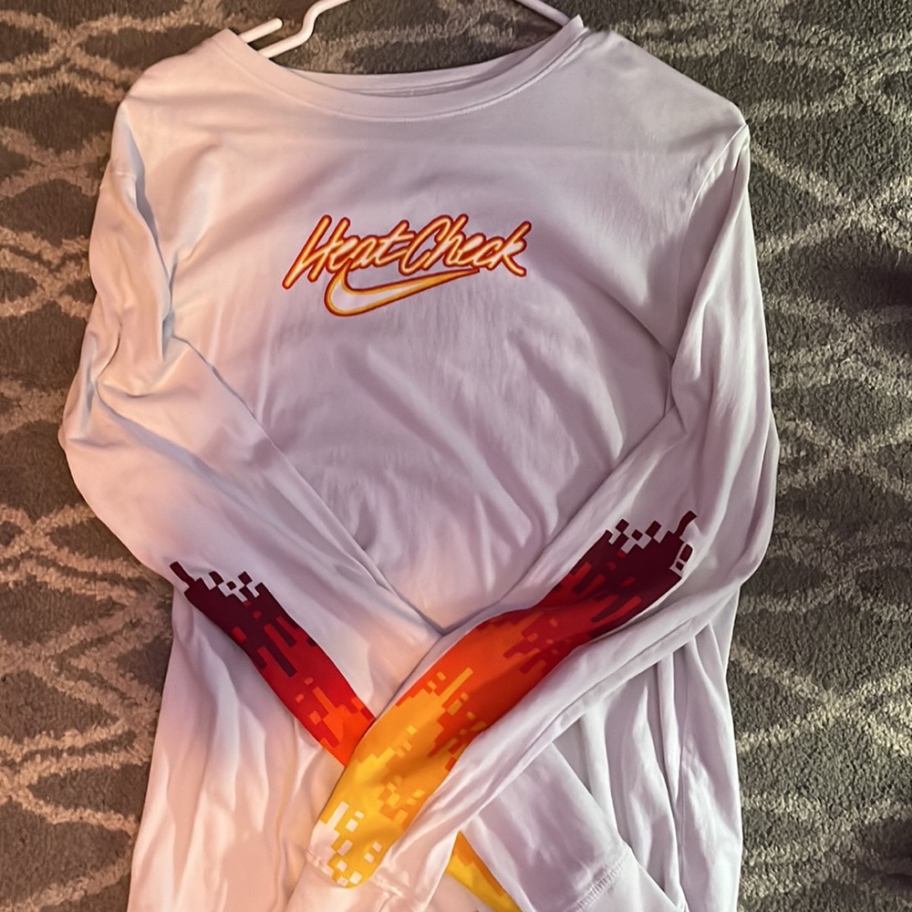 Nike “Heat check” long sleeve. - Picture 3 of 3